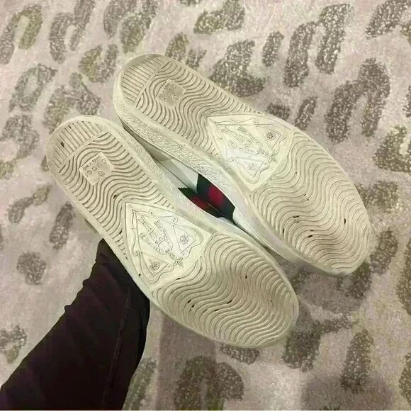 Gucci WOMEN'S ACE SNEAKER WITH BEE - Picture 7 of 9